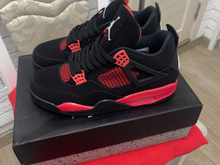 Jordan 4 Red Thunder foto 2