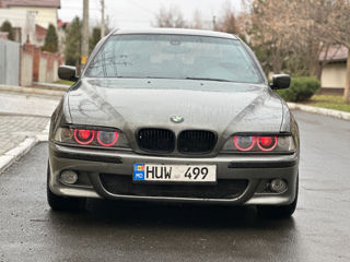 BMW 5 Series foto 3