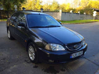 Toyota Avensis foto 3