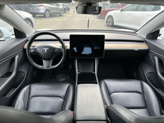 Tesla Model 3 foto 9