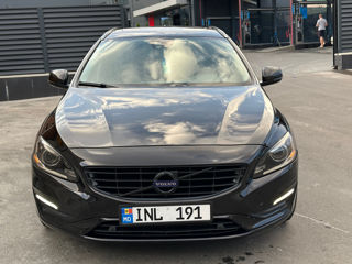 Volvo V60 foto 2