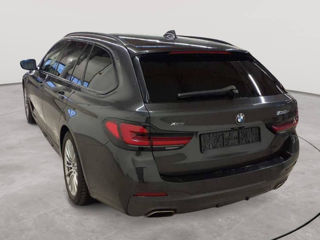 BMW 5 Series foto 2