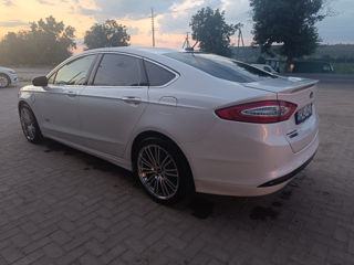 Ford Fusion foto 4