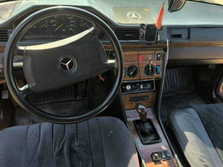 Mercedes Series (W124)