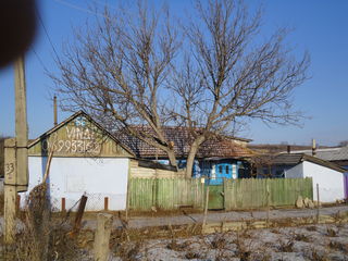 Se vinde casa in or, Soldanesti, aproape de centru,piata , liceu si gara.negociabil foto 1
