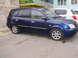 KIA Carens foto 3