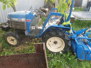 Tractor japonez iseke foto 2