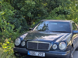 Mercedes E-Class foto 2