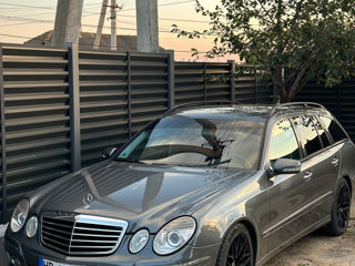 Mercedes E-Class foto 1