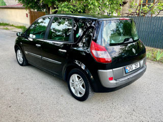 Renault Scenic foto 2