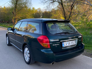 Subaru Legacy foto 4