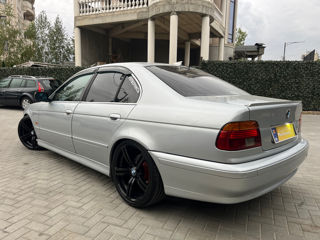 BMW 5 Series foto 4