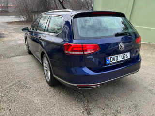 Volkswagen Passat foto 4