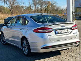 Ford Fusion foto 4