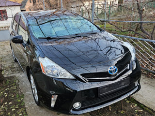 Toyota Prius v