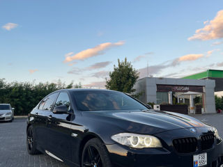 BMW 5 Series foto 1