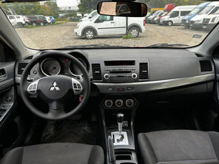 Mitsubishi Lancer foto 5