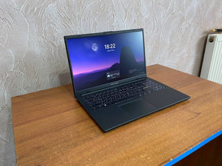 Vând Asus Vivobook foto 3