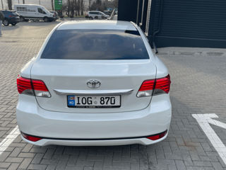 Toyota Avensis foto 5