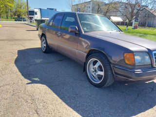 Mercedes Series (W124) foto 7