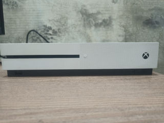 Xbox one s + 4 jocuri foto 3