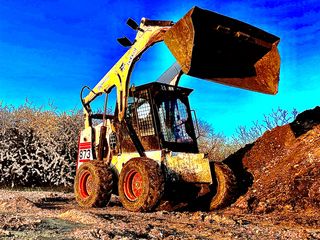 Servicii bobcat excavator  transport evacuarea gunoiului demolarea construcțiilor foto 7