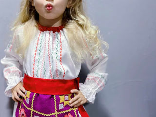Costume pentru fete şi baieţi începând cu vârsta de 3 ani şi până la 8 ani.