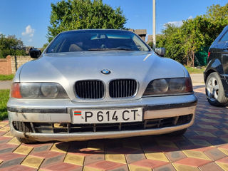 BMW 5 Series foto 4