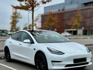 Tesla Model 3 foto 5