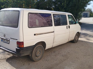 Volkswagen Caravelle foto 4