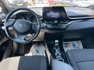 Toyota C-HR foto 10