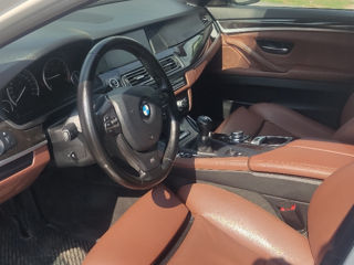 BMW 5 Series foto 10