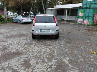 Ford Fusion foto 2