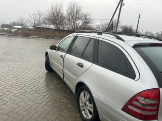 Mercedes C-Class foto 4