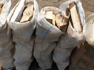 Se vinde lemne la sac. foto 1