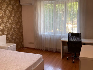 Apartament cu 4 camere, 130 m², Centru, Chișinău foto 13