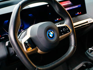 BMW iX foto 7