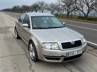 Skoda Superb foto 3