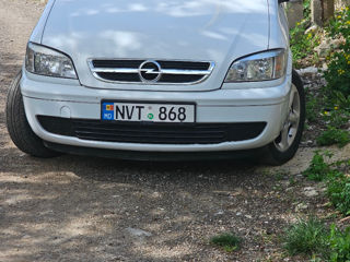 Opel Zafira foto 1