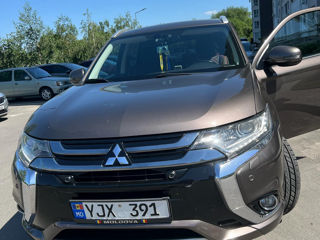 Mitsubishi Outlander фото 2