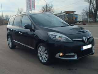 Renault Grand Scenic foto 2