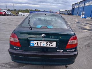 Toyota Avensis foto 4