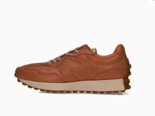 Продам новые кожаные New Balance 327 Fabricat în Japonia Tochigi Leather mărimea 43 фото 0