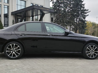 Mercedes E-Class foto 2