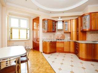 Apartament cu 2 camere, 115 m², Centru, Chișinău foto 7