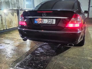 Mercedes E-Class foto 8