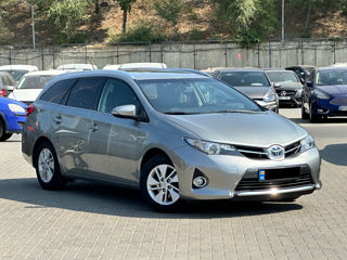 Toyota Auris foto 1