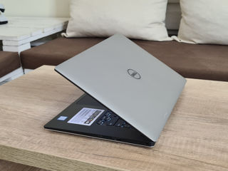 Dell XPS 15 (4K IPS/Core i7 6820HQ/16Gb DDR4/512Gb NVMe SSD/Quadro M1000M/15.6" FHD IPS) foto 5