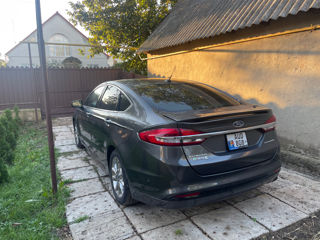 Ford Fusion foto 3