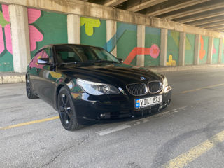 BMW 5 Series foto 1